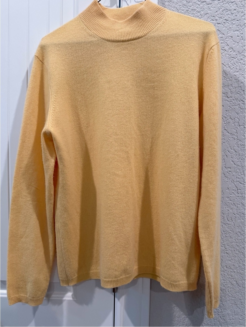 Neiman Marcus XL 100% Cashmere Pullover Sweater in Light Apricot